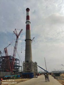 Nuova costruzione del camino in cemento
